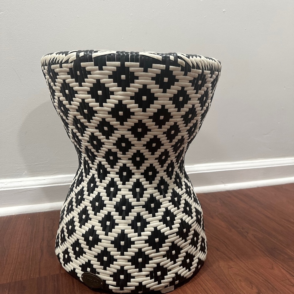 Hourglass End Table White/Black